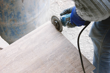 自己能切割瓷砖吗(瓷砖店可以切割瓷砖)